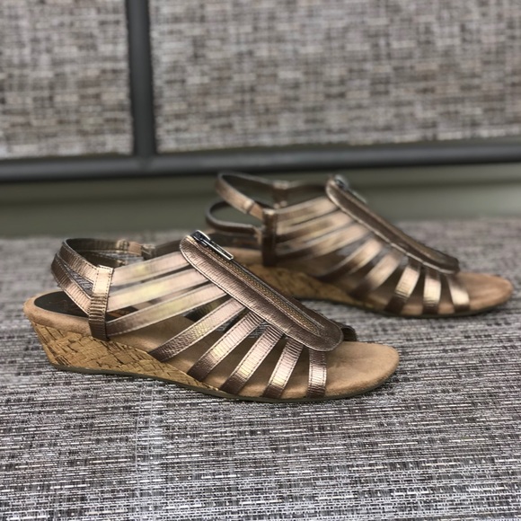 a2 aerosoles yetaway sandals